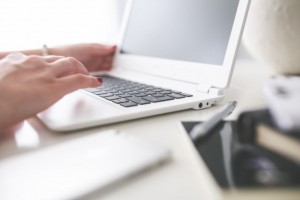 Tips Dapat Uang Cepat Untuk Kamu yang Suka Menulis! | TopKarir.com